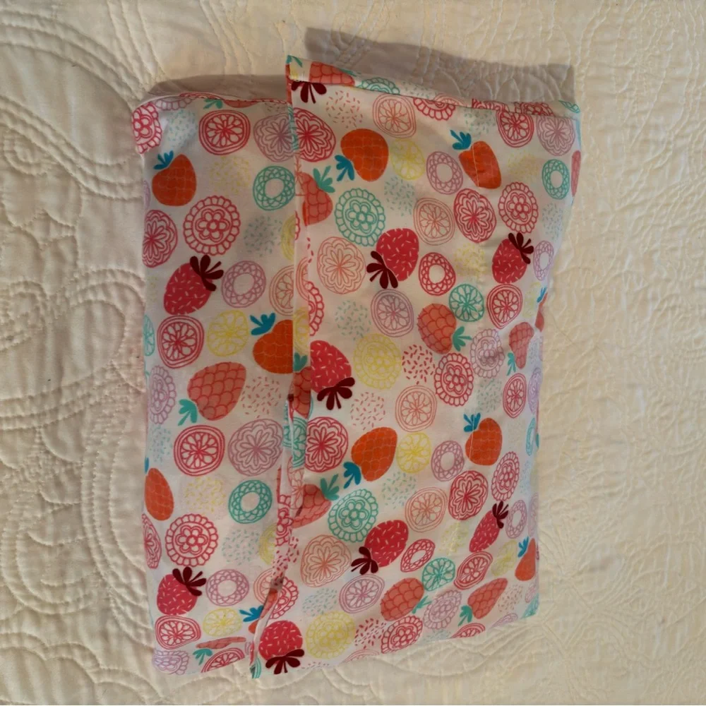 Pillowfort Twin Size Strawberry Fruit Sheet Set 3 Piece Microfiber Polyester